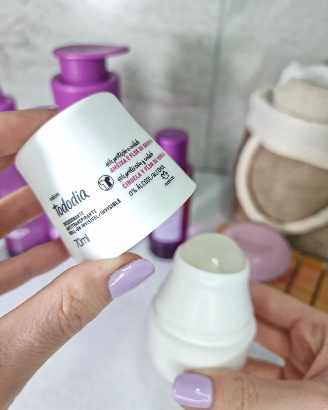 Natura Desodorante Antitranspirante Roll-on Ciruela y Flor de Vainilla