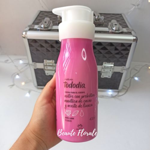 Natura Tododia Crema Nutritiva para el Cuerpo Avellana y Casis