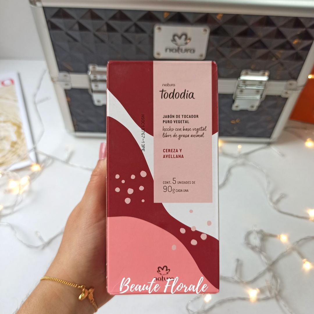 Natura Tododia Jabón puro vegetal cereza y avellana